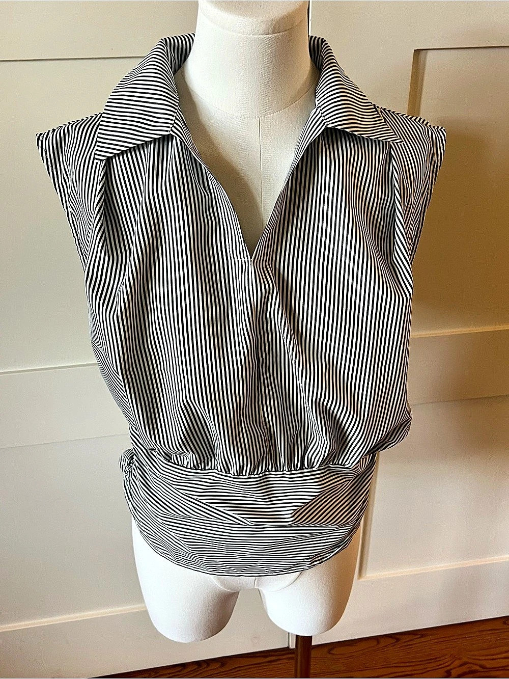 Commense Striped Collared Sleeveless Cinched Blouse Size Medium